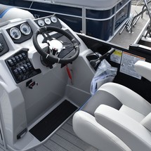 Sunchaser Boats Geneva Sport 24 LR DH Sport