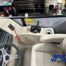 Premier Pontoons Navigator 220