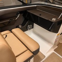 Sea Ray 230 SLX