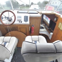 Amber boats amsterdam cruiser style wide beam barge