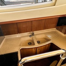 Azimut 46