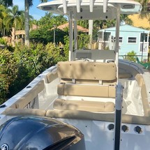 Sea Ray hunt ultra 211