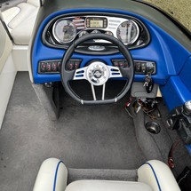 Malibu Wakesetter 23 LSV