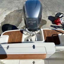 Chris-Craft Catalina 23