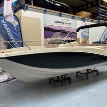 Quicksilver Activ 675 Open