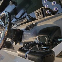 Robalo centre console r272