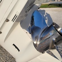Robalo centre console r272