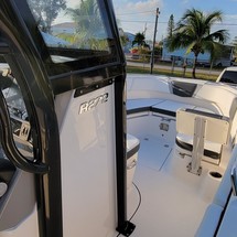 Robalo centre console r272