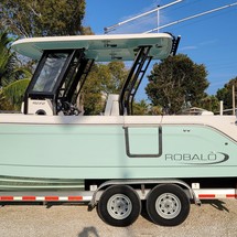 Robalo centre console r272