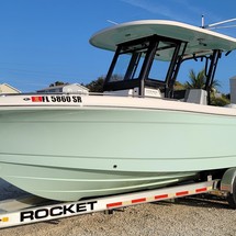 Robalo centre console r272