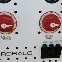 Robalo centre console r272