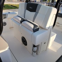 Robalo centre console r272