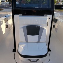 Robalo centre console r272
