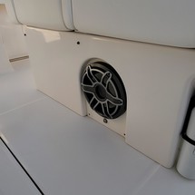 Robalo centre console r272