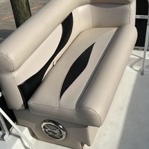 Hurricane fundeck 232