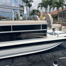 Hurricane fundeck 232