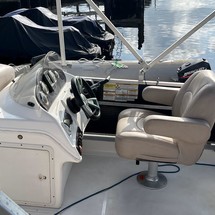 Hurricane fundeck 232