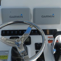 Sea Ray hunt ultra 211