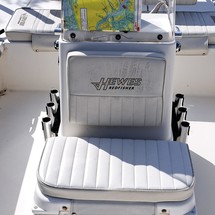 Hewes 16.9 redfisher