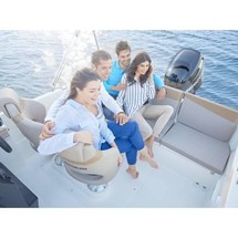 Quicksilver Activ 675 Sundeck