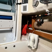 Glacier bay isle runner blue hull 2670