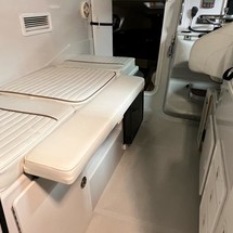 Glacier bay isle runner blue hull 2670