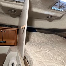 Glacier bay isle runner blue hull 2670
