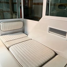 Glacier bay isle runner blue hull 2670
