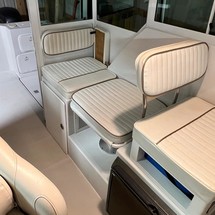 Glacier bay isle runner blue hull 2670