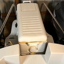 Glacier bay isle runner blue hull 2670