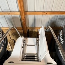 Glacier bay isle runner blue hull 2670