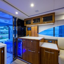 Riviera 5400 Sport Yacht