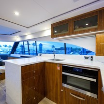 Riviera 5400 Sport Yacht