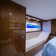 Riviera 5400 Sport Yacht