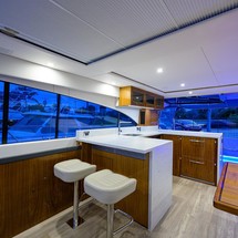 Riviera 5400 Sport Yacht