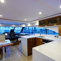 Riviera 5400 Sport Yacht