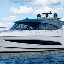 Riviera 5400 Sport Yacht