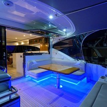 Riviera 5400 Sport Yacht