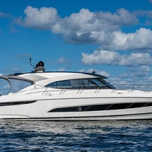 Riviera 5400 Sport Yacht