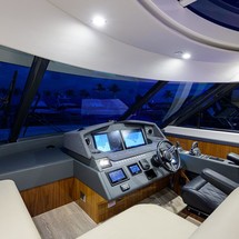 Riviera 5400 Sport Yacht