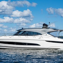 Riviera 5400 Sport Yacht