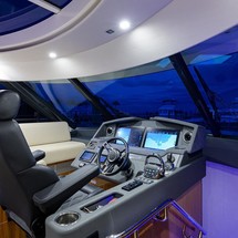 Riviera 5400 Sport Yacht