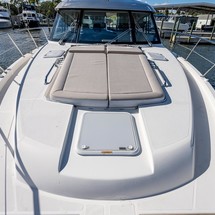 Riviera 5400 Sport Yacht