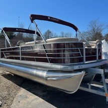 60 x 16 tri-toon passenger vessel