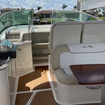 Sea Ray 330 Sundancer