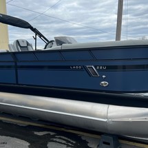 60 x 16 tri-toon passenger vessel