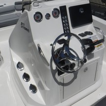 Nauticstar 211