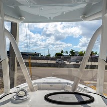 Sea Ray hunt ultra 211