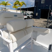 Sea Ray hunt ultra 211