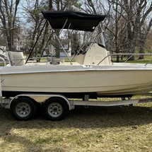 Boston Whaler 210 Dauntless